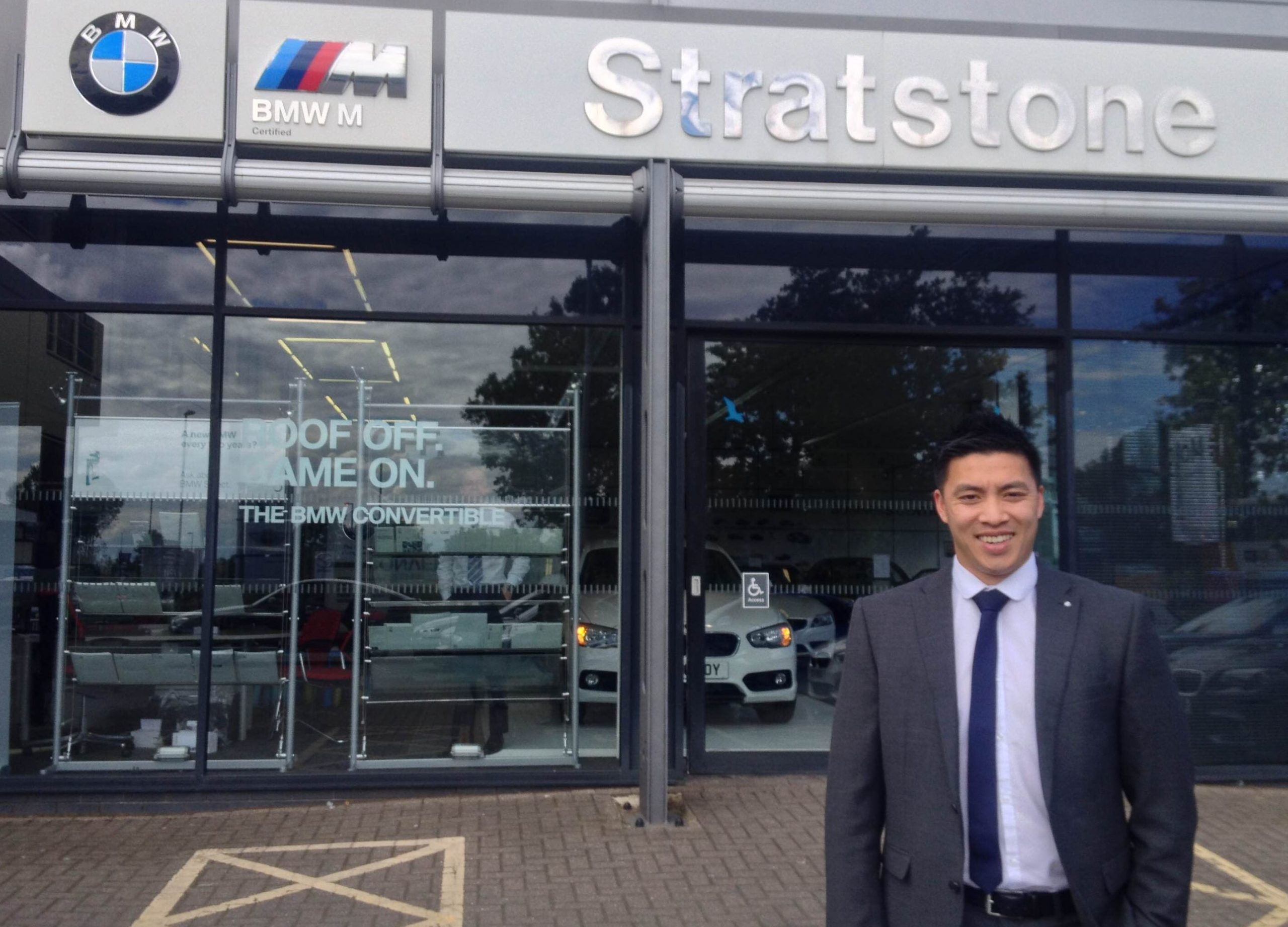 Stratstone Tyneside salesman delivers first aid after a wrong number