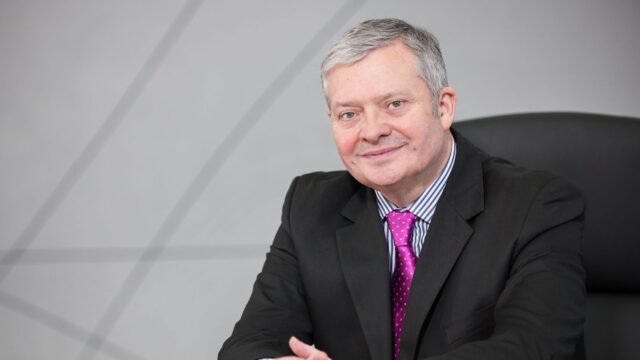 Ex-Volkswagen UK boss warns car dealers to be cautious before signing with Chinese brands