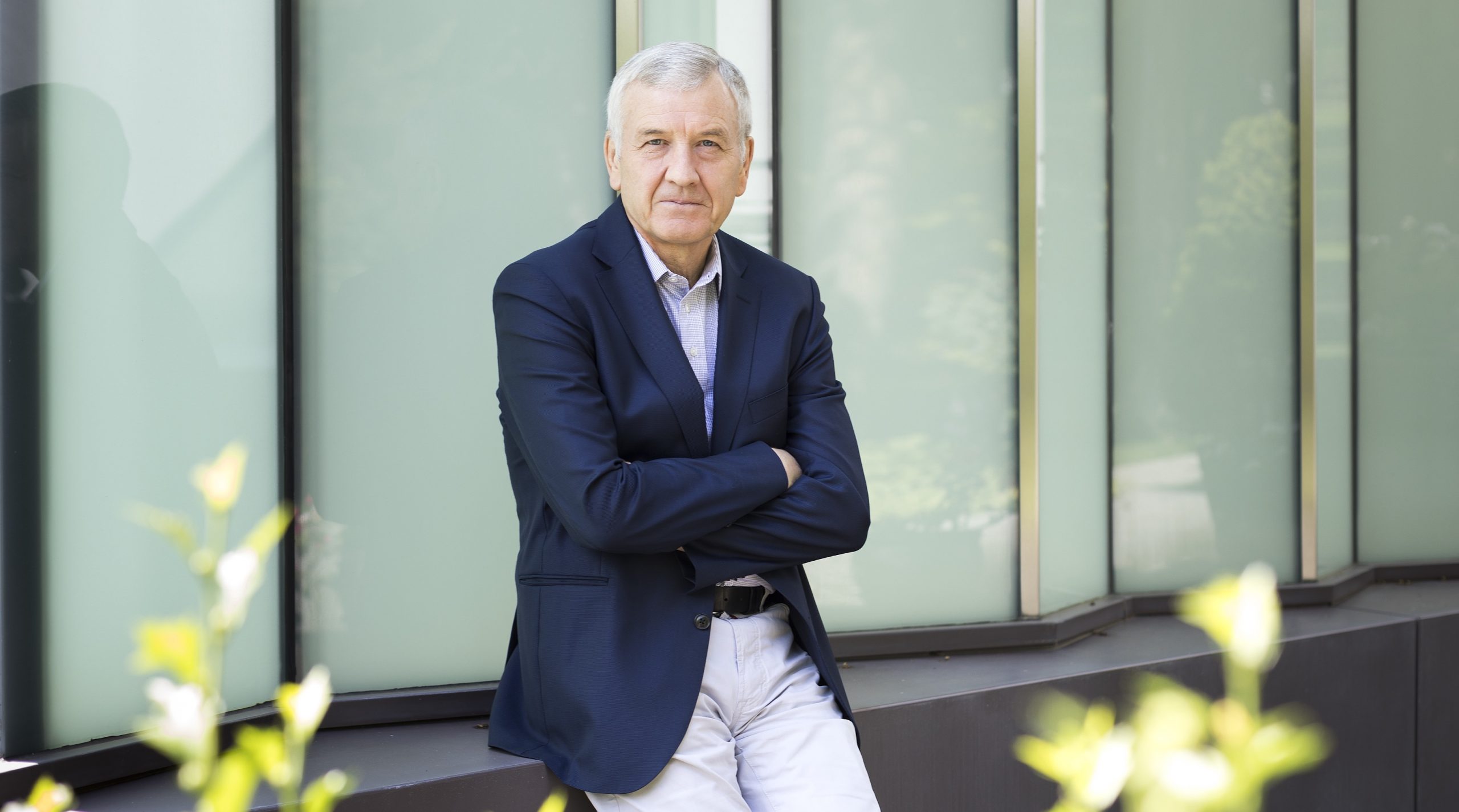 Russia’s biggest car dealer could swoop on troubled Lookers or