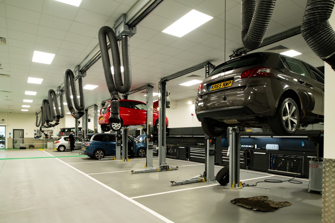 Groupe PSA throws open the doors of Robins & Day £14.5m supersite in