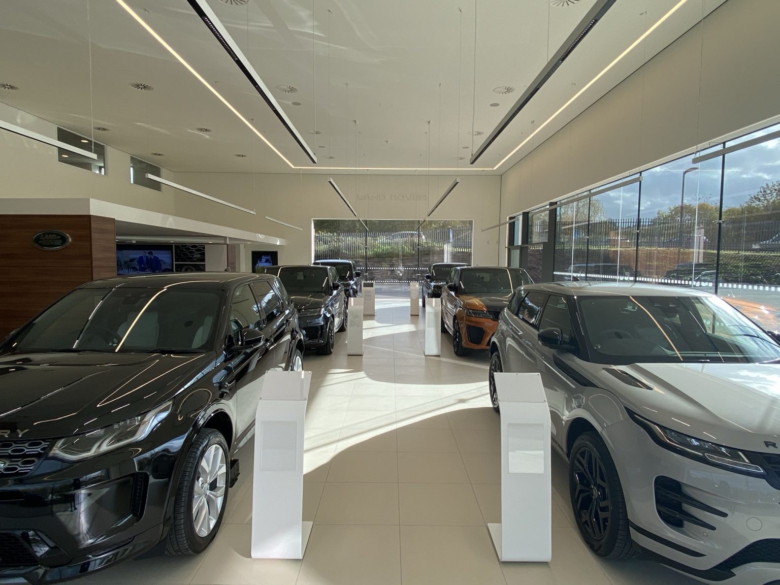 Nelson Land Rover Vertu completes Arch investment programme with £3.6m renovation of ...