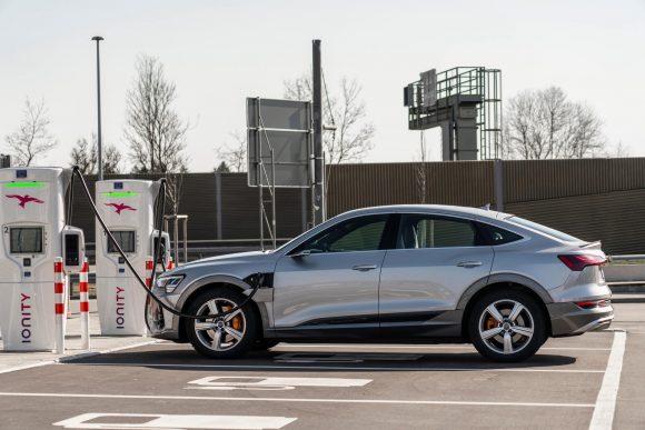Audi e-tron Sportback charging