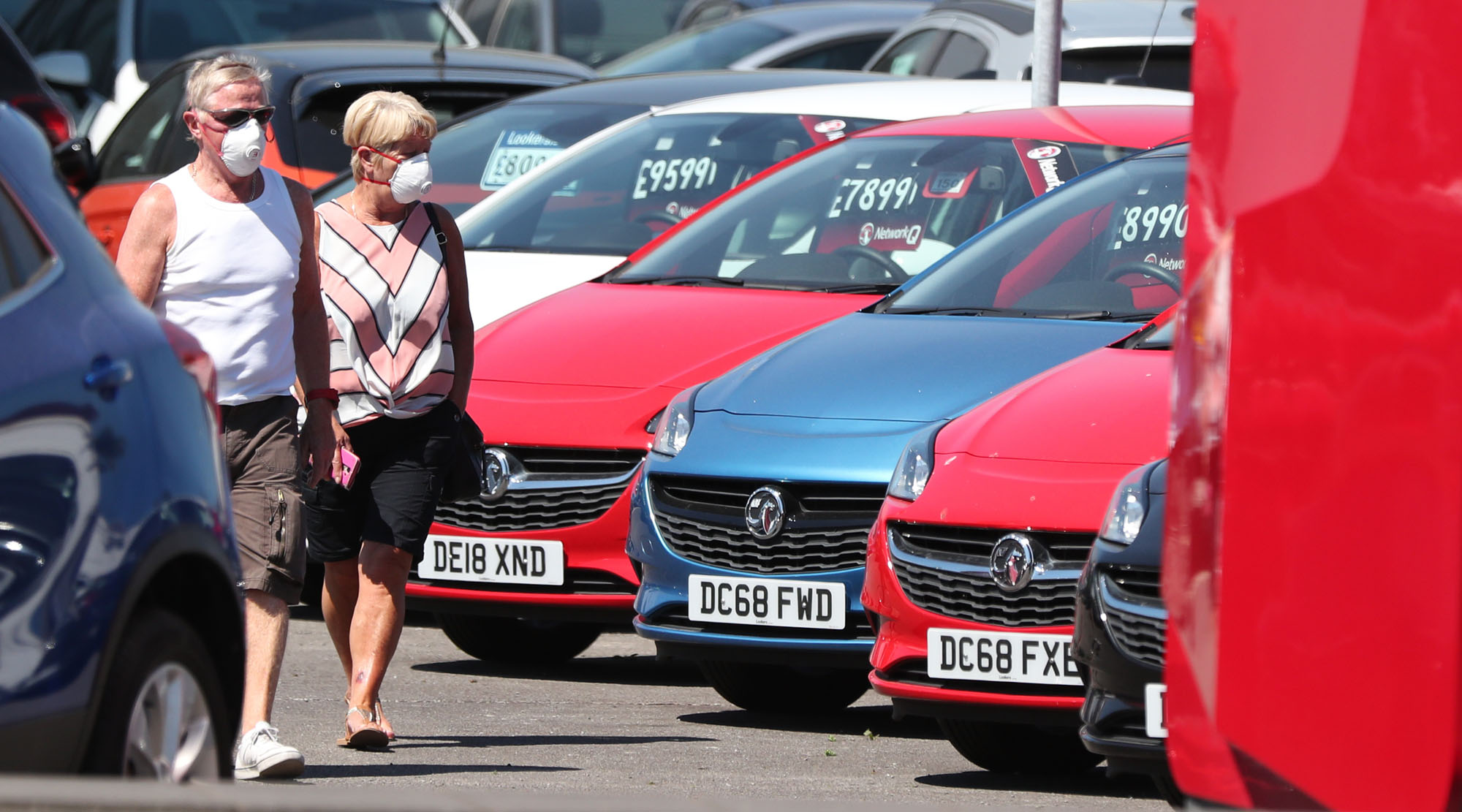 Ask for reservation fee instead of deposit to avoid distanceselling