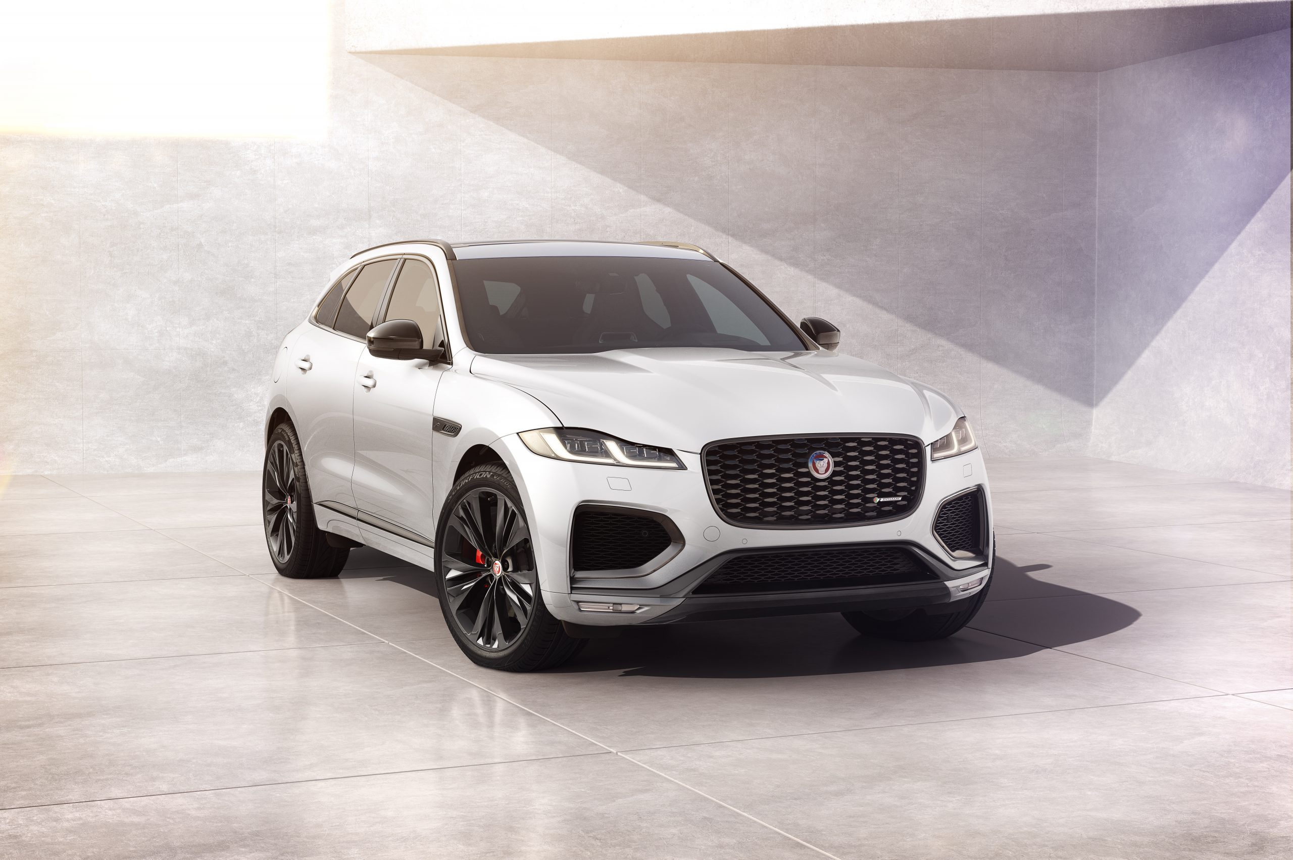 Jaguar F Pace