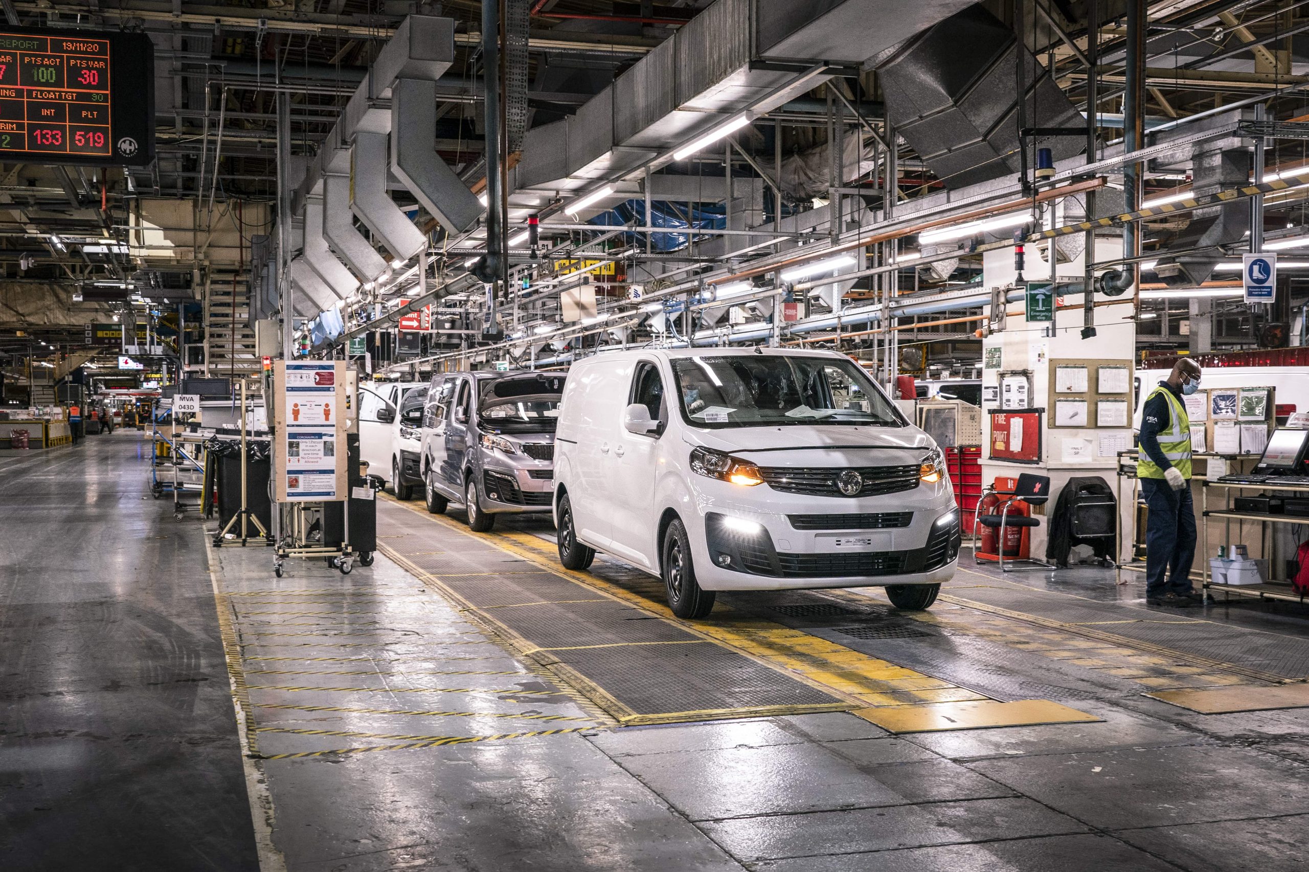 Sixth month of decline for LCV market as supply chain shortages hold