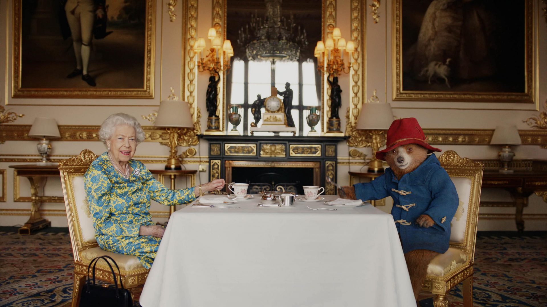 Queen & Paddington Bear