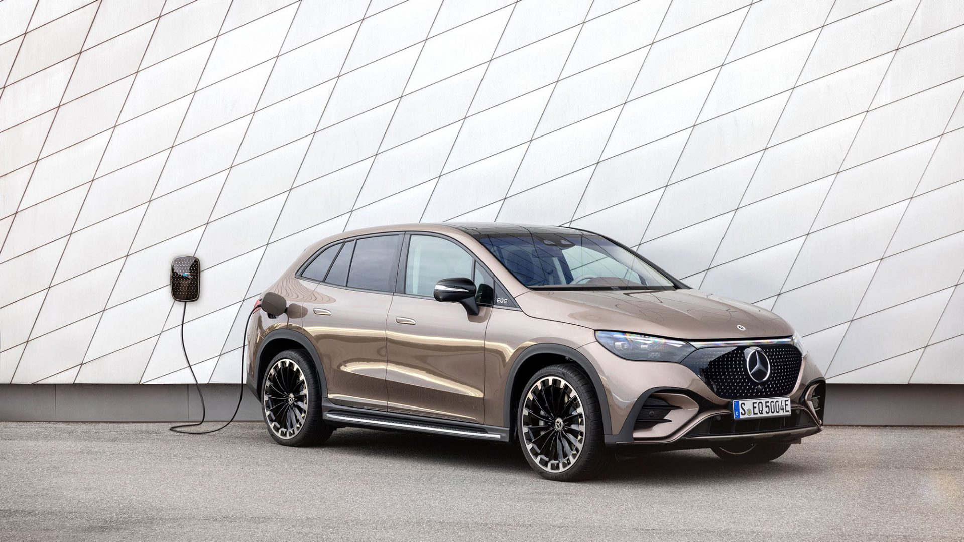 Mercedes EQE SUV