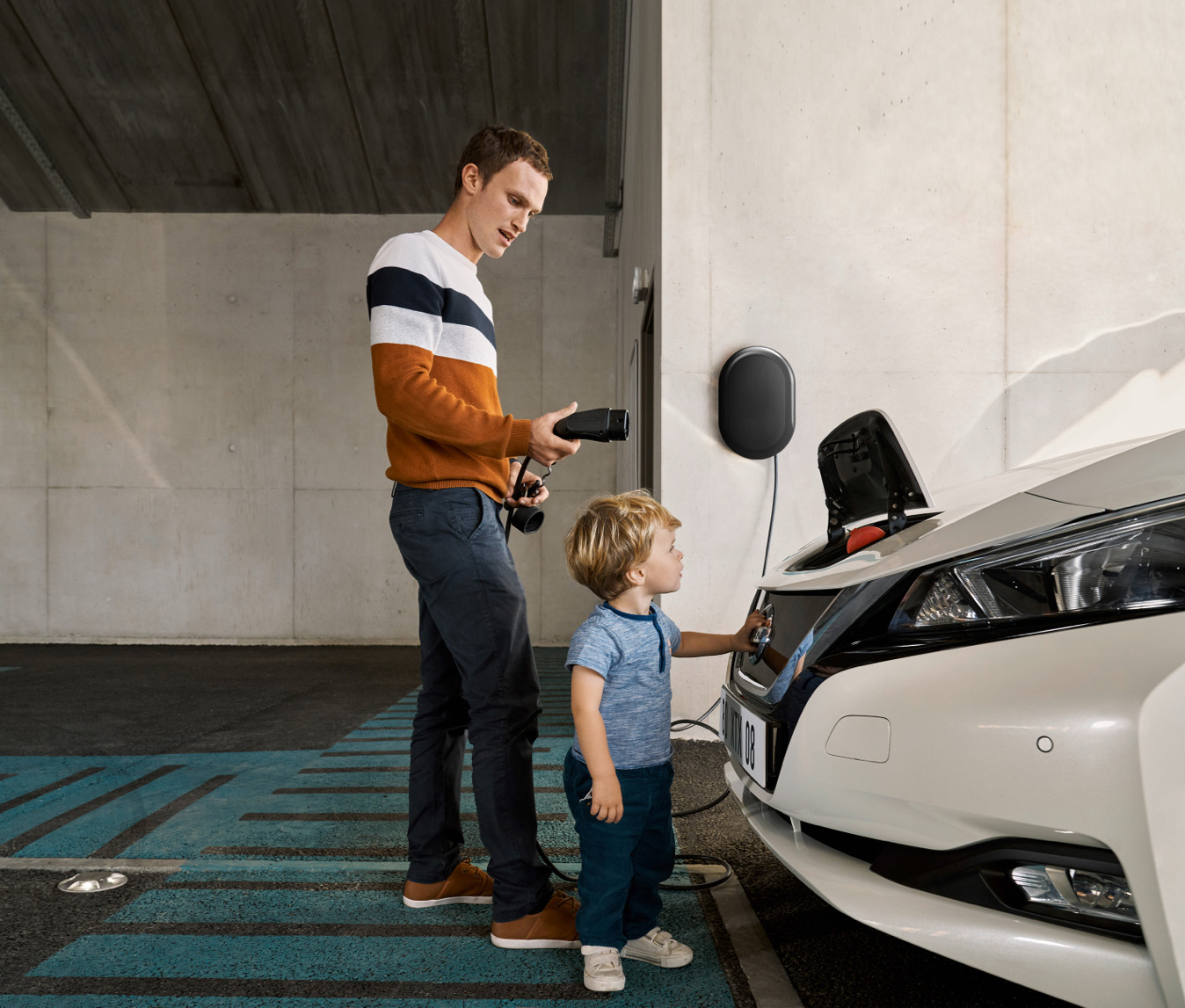 Nissan offers £200 home charger discount on new and used EVs Car