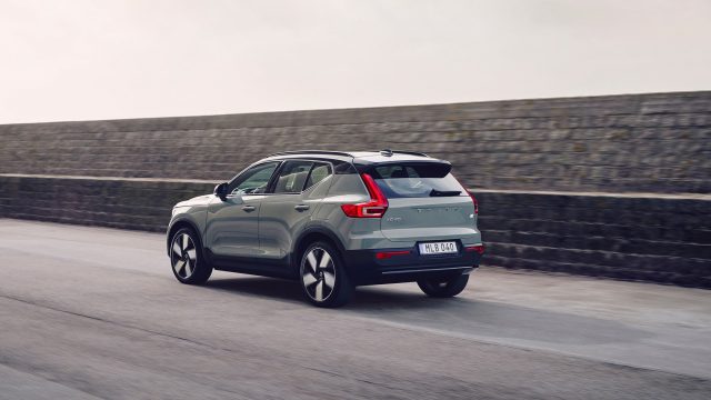 Volvo XC40 Recharge Twin, Sage Green, via PA