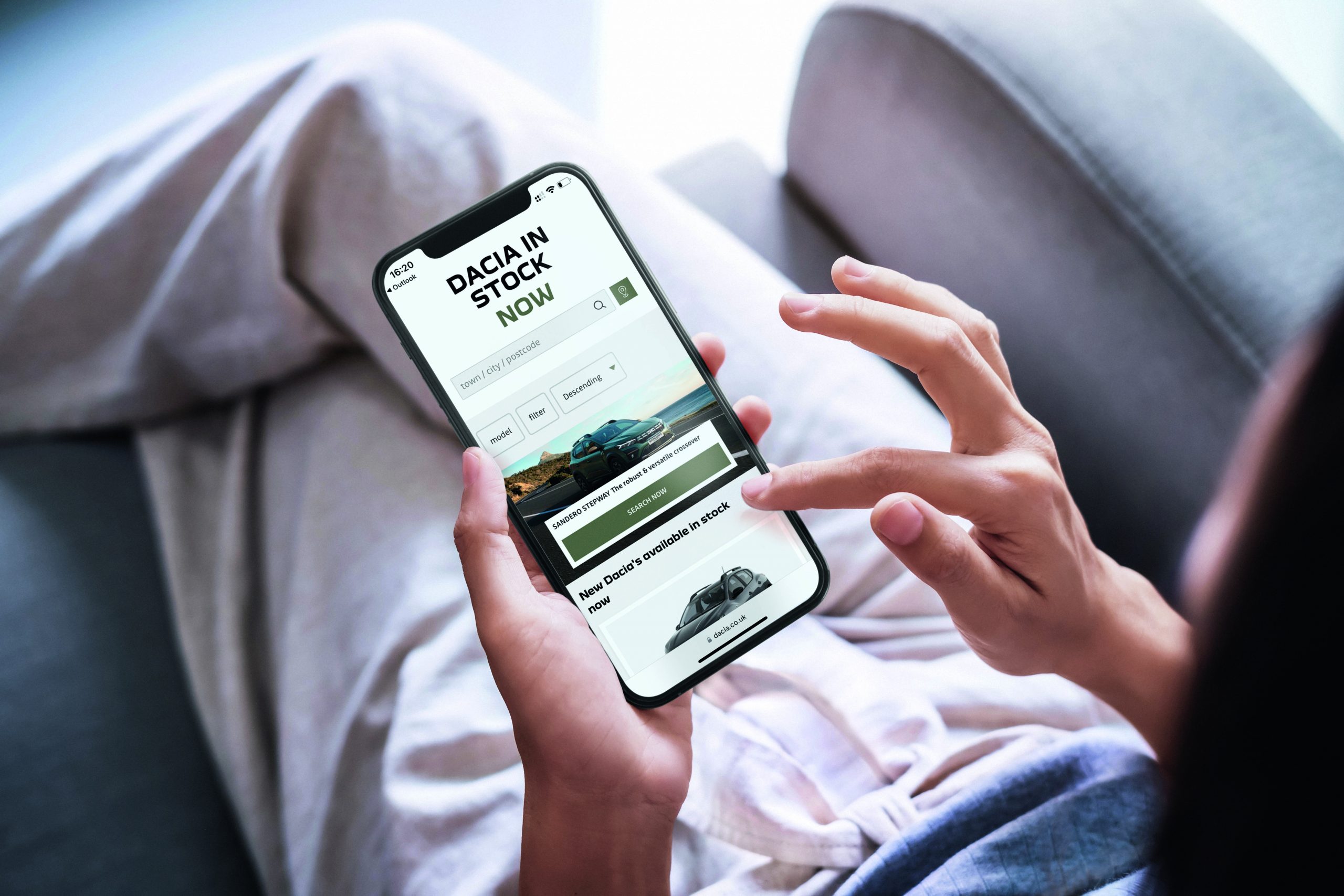 New Dacia Guides to assist online shoppers as it finds half of