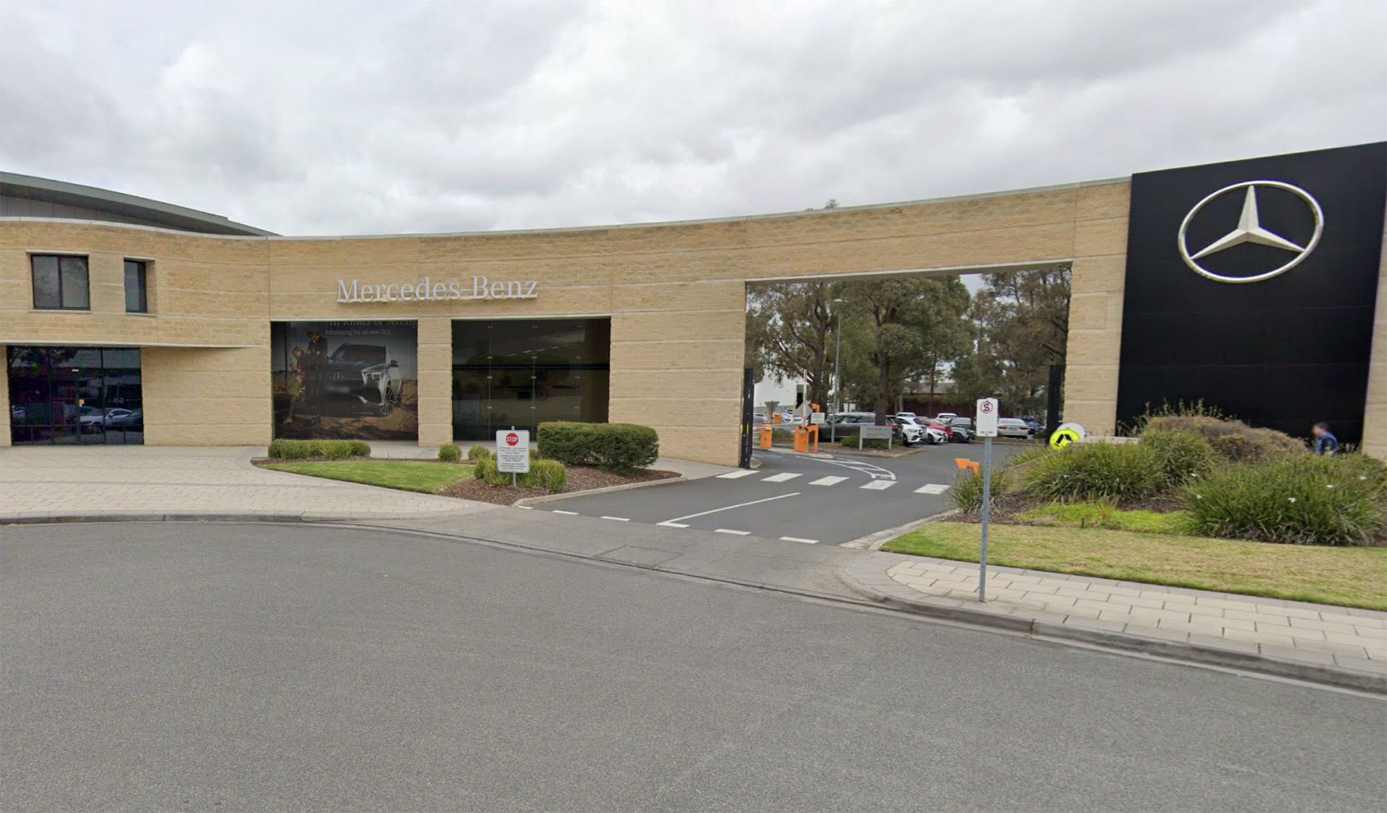 Car dealers in Australia lose class action against Mercedes for compensation over move to agency