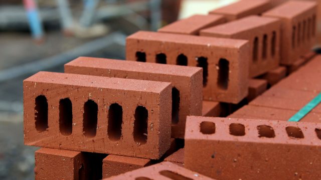 Housebuilding bricks
