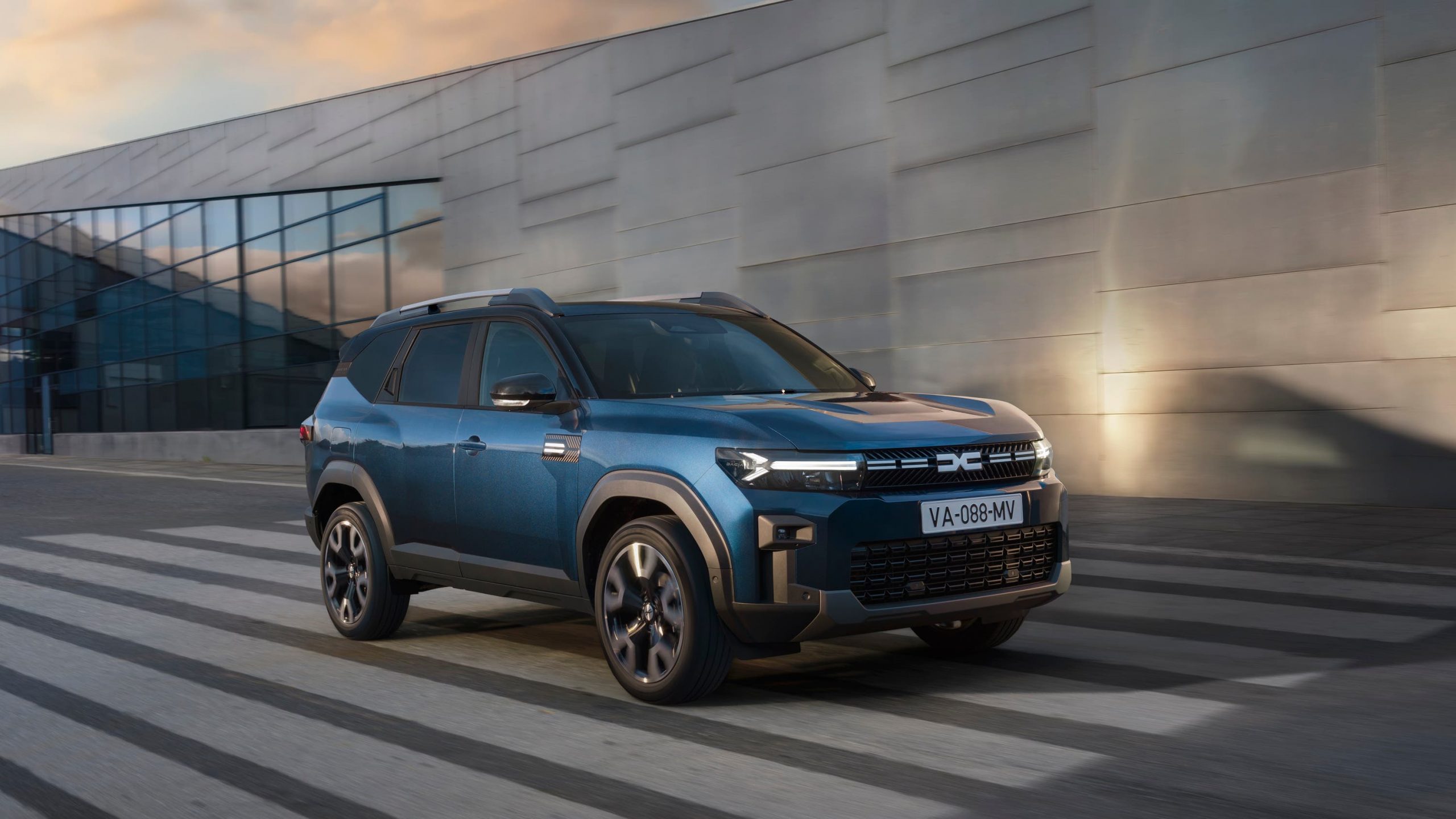 Dacia unveils new 'Bigster' SUV to take on Hyundai Tuscon and Nissan ...
