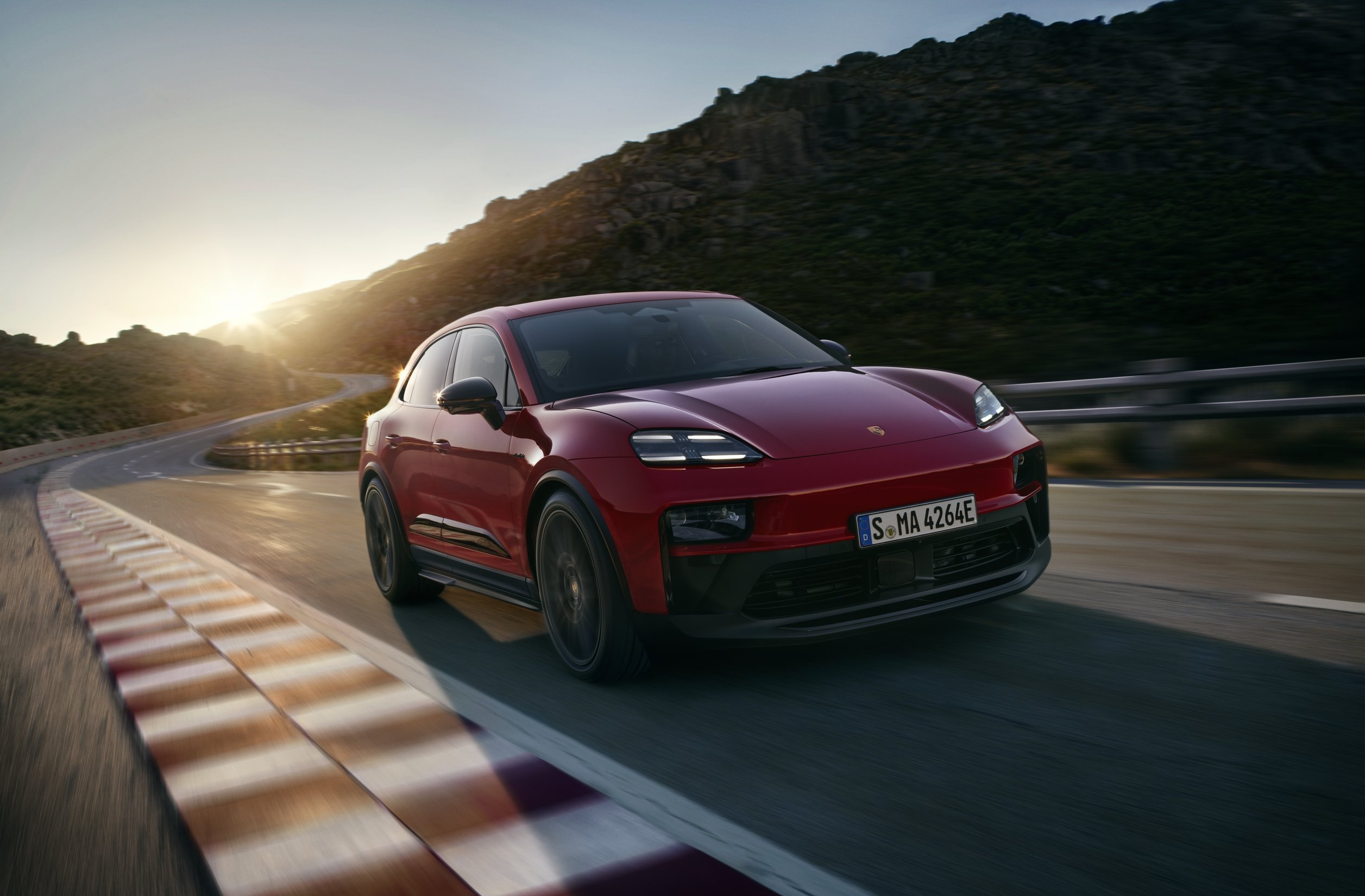 Oct 22: Chancellor axes ‘arbitrary rules’; Inflation expected to jump; Porsche Macan GTS