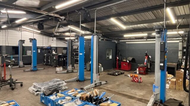 Hayselden online auction